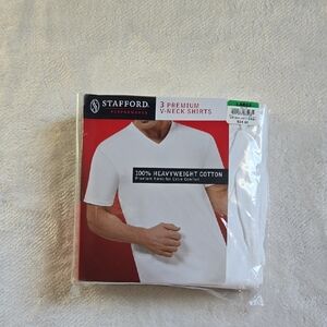 NEW!  Men's 3 Premiym V-NECK SHIRTS. 100% Heavyweight Cotton. Large